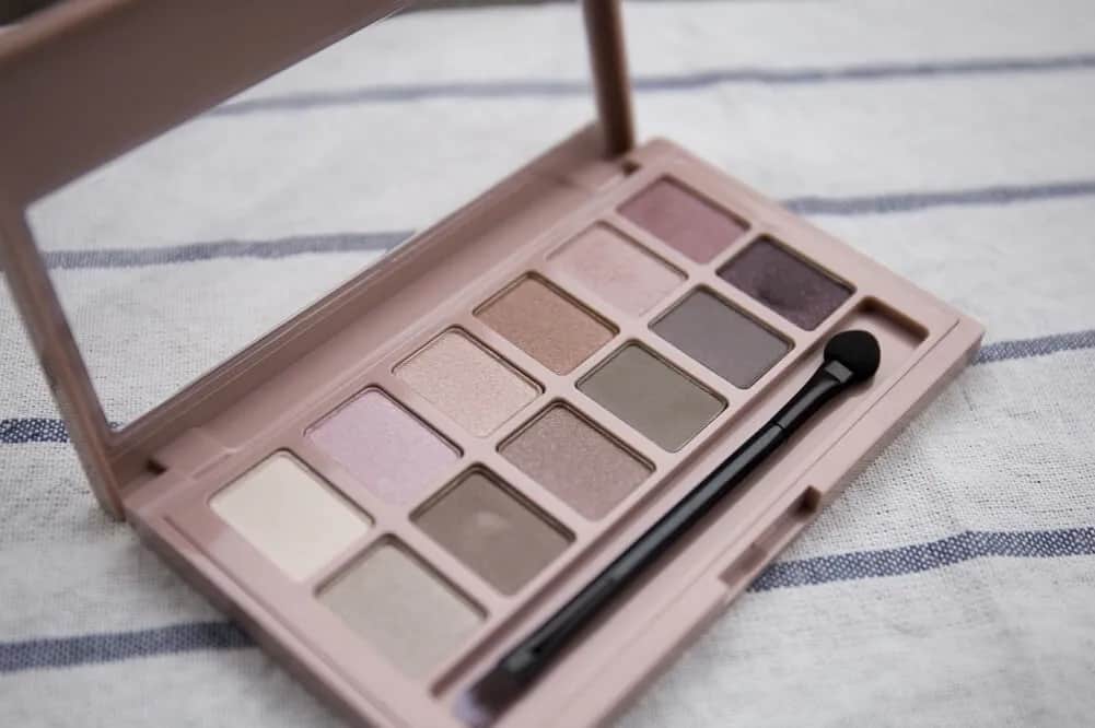 Makijaż krok po kroku co nakładać, aby uzyskać perfekcyjny efekt