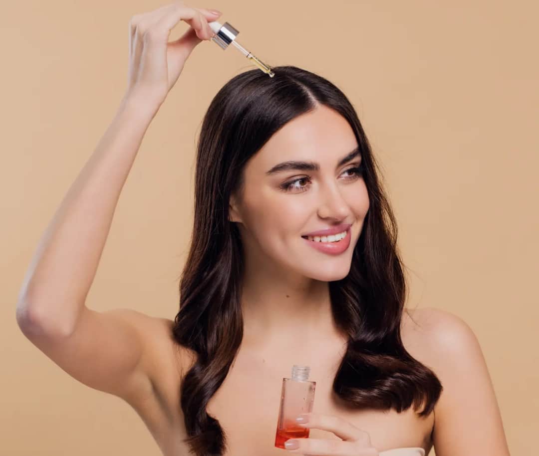 Czy wcierki do włosów się spłukuje? Oto co musisz wiedzieć